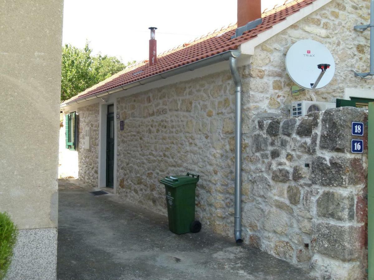 Dalmatian Stone House Angela Villa Drniš Exteriör bild
